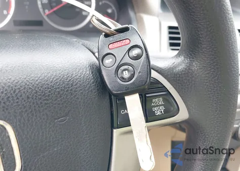 2009 Honda Accord 2.4 Lx z USA, uszkodzony, nr VIN 1HGCP26339A173252